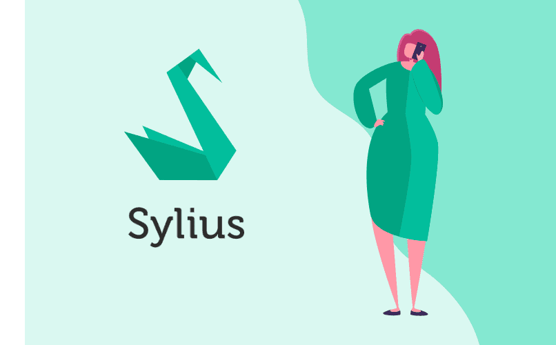 Woman with sylius logo